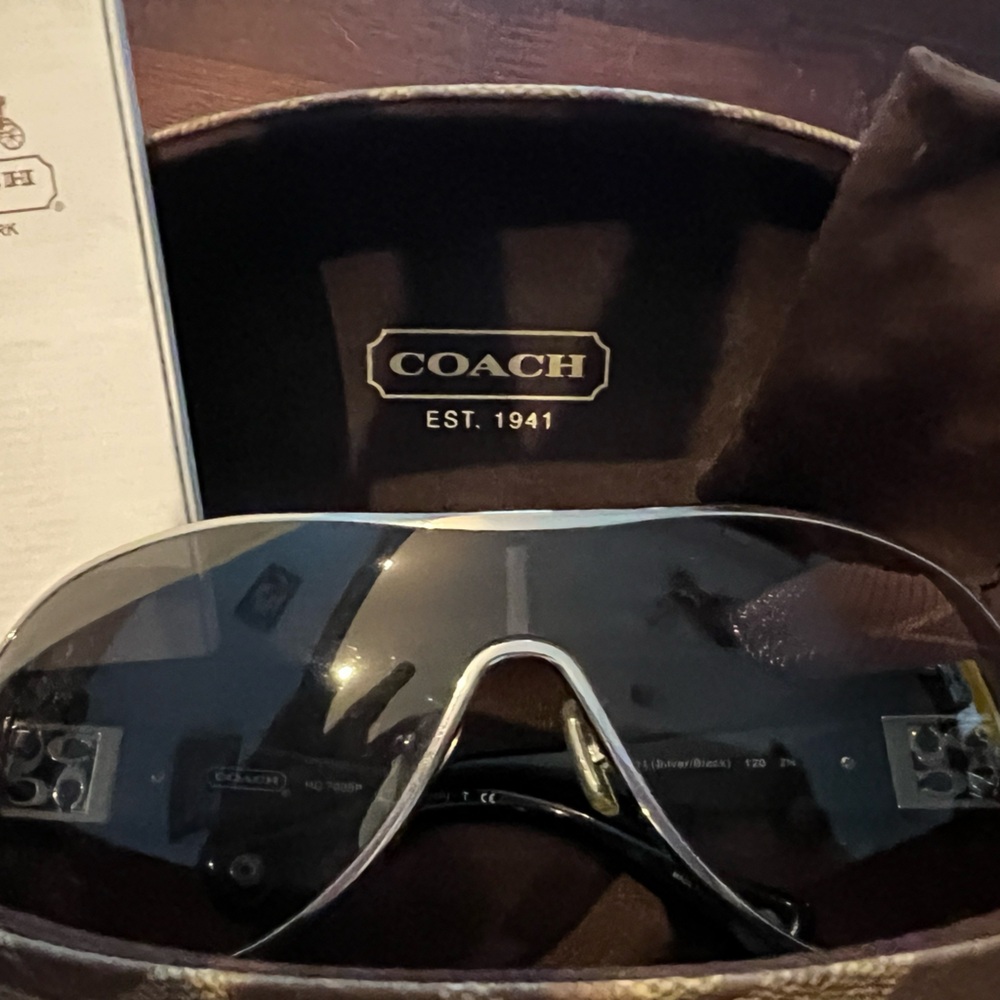 Coach Sunglasses with Case & Cleaning Cloth